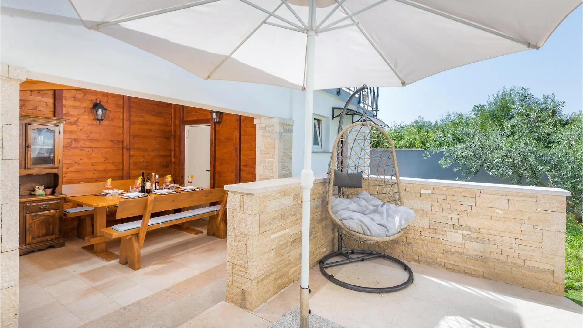 4 Bedroom Stunning Home In Pomer Holiday home