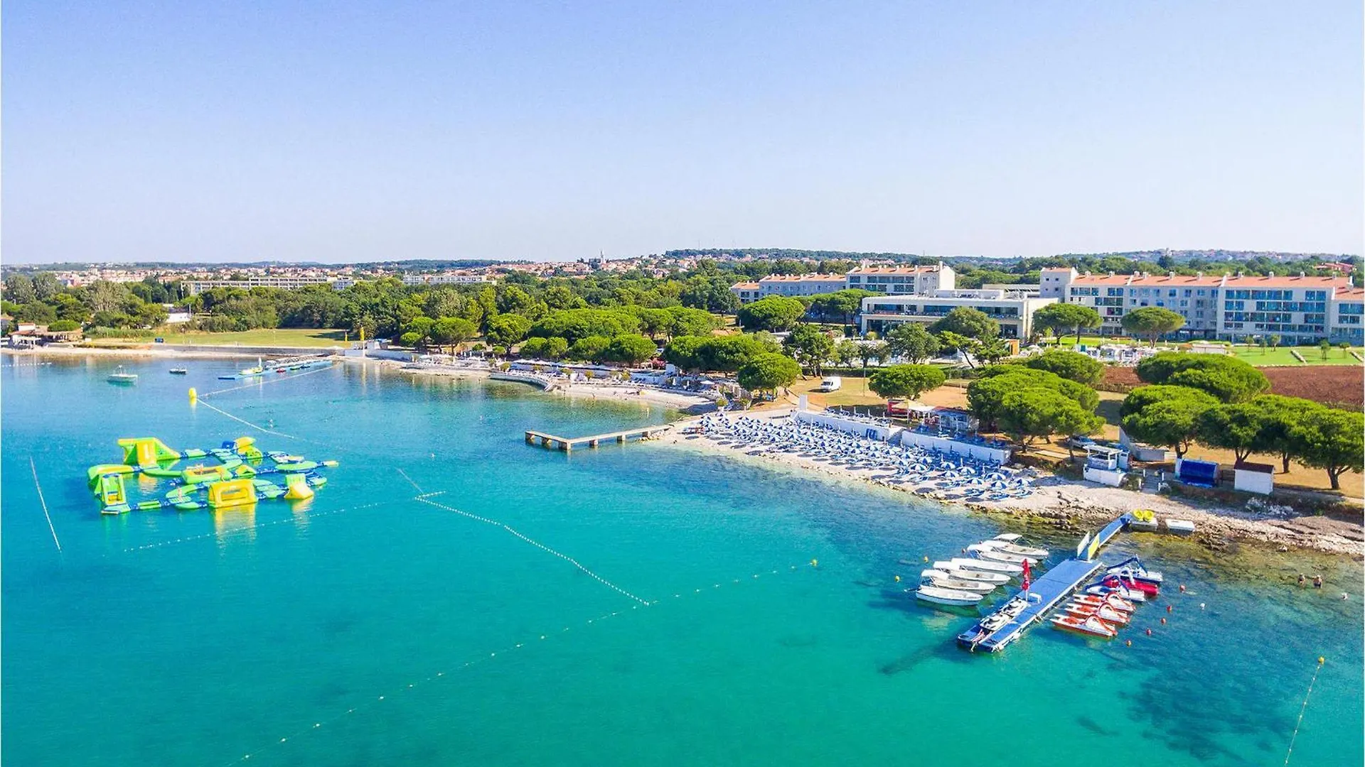 4 Bedroom Stunning Home In Pomer Croatia