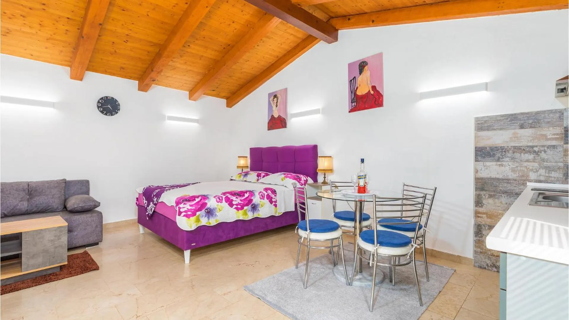 4 Bedroom Stunning Home In Pomer