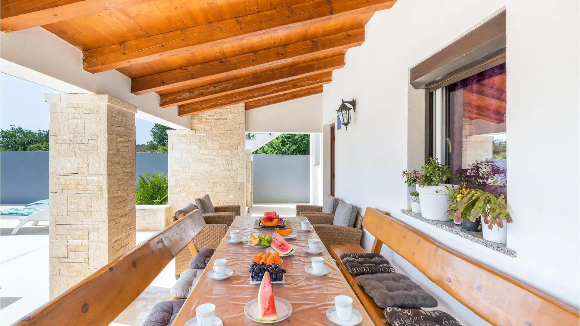 Holiday home 4 Bedroom Stunning Home In Pomer